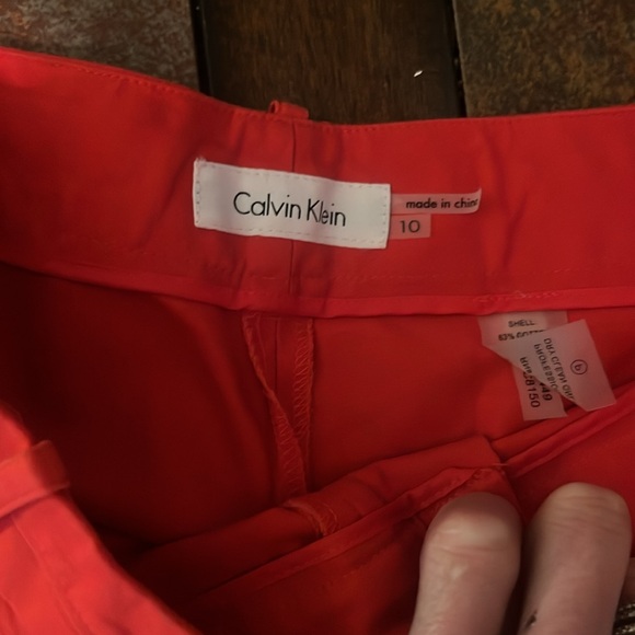 Calvin Klein like new pants, size 10. Bright color perfect for summer - Picture 2 of 5